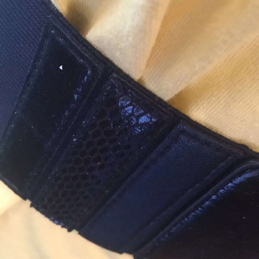 Vintage Faux Leather/ Elastic Cinch Belt S/M